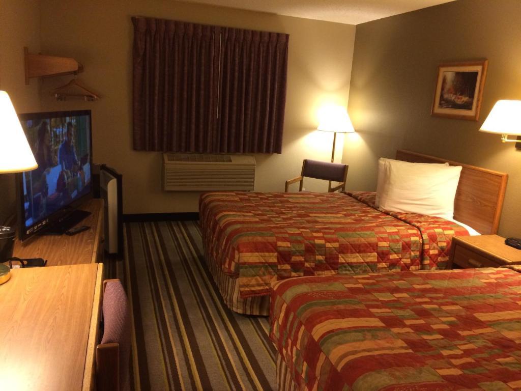 Super 8 By Wyndham Knoxville Room photo